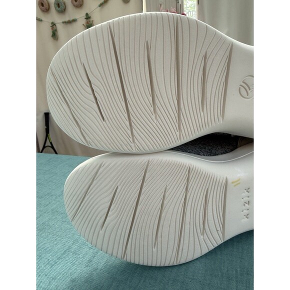 Kizik Gray Madrid Eco Size Women 9.5 Men 8 Sneakers Shoes Hands Free Slip On - Picture 9 of 13
